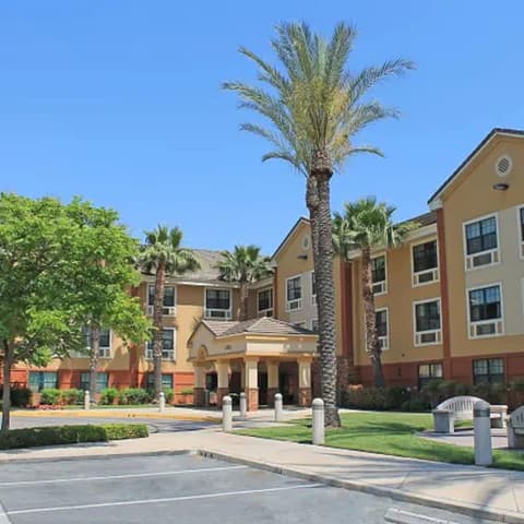 La Quinta Inn & Suites by Wyndham Ontario Airport