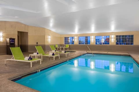 La Quinta Inn & Suites by Wyndham Las Vegas Nellis