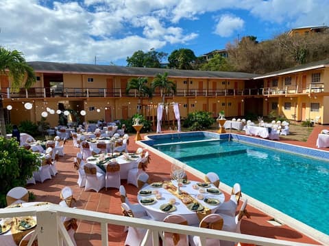 Point Salines Hotel, Reception