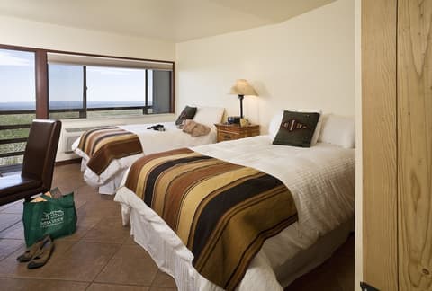 Far View Lodge, Room