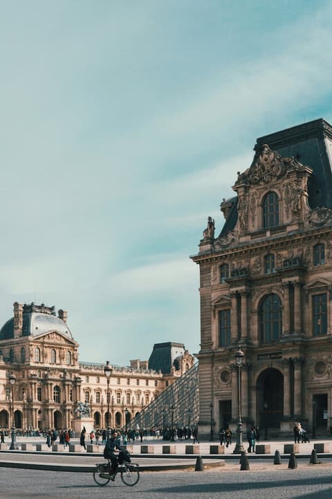 Hôtel de Sers, Bicycling