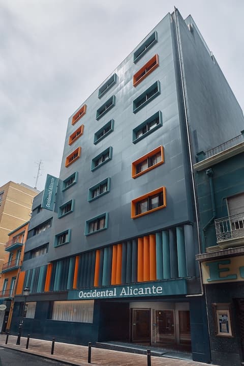 Occidental Alicante, Front of property