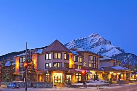 Elk + Avenue Hotel