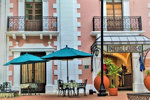 Hotel Caribe, Front of property