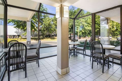 Econo Lodge Garner - Raleigh