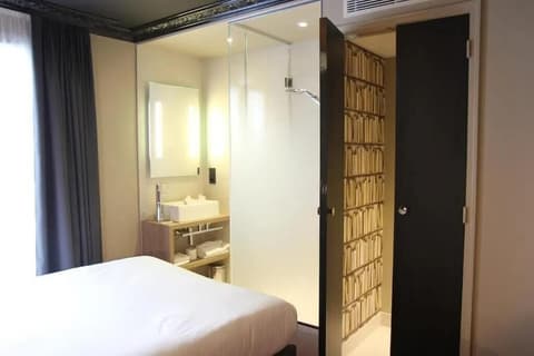 Hotel Le Montmartre Saint Pierre