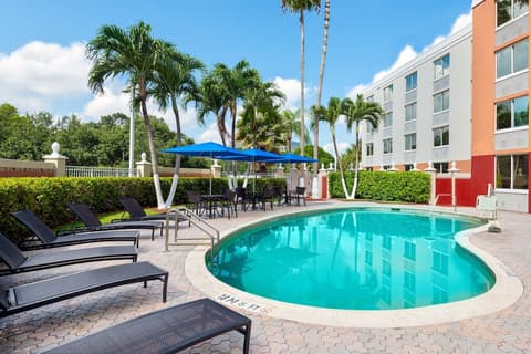 Holiday Inn Express Miami Airport Doral Area by IHG, Pool