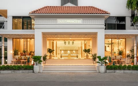 Dusit Princess Chiang Mai, Front of property