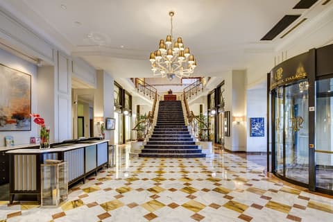 Fairmont Le Montreux Palace, Lobby