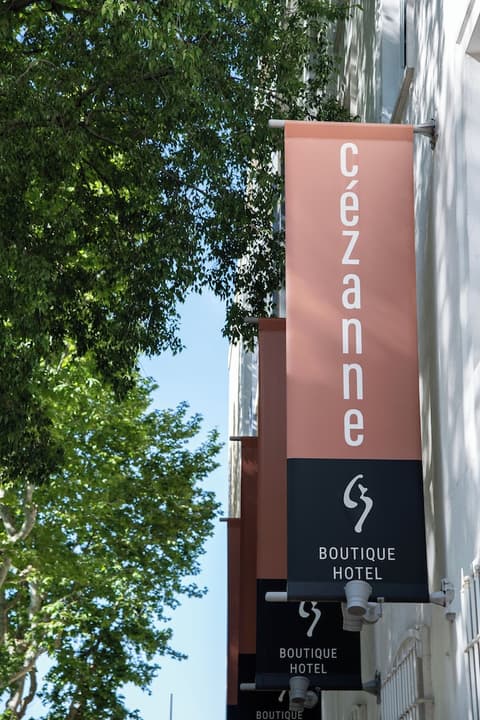 Boutique Hotel Cezanne, Front of property