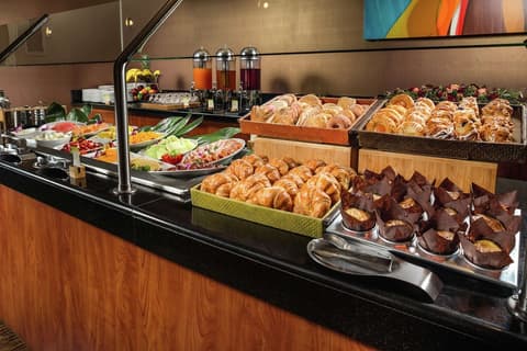 DoubleTree by Hilton Carson, Breakfast area