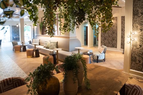 Avila Beach Hotel, Lobby sitting area