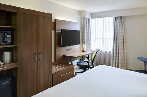 Holiday Inn Express Toronto - Downtown by IHG, Room