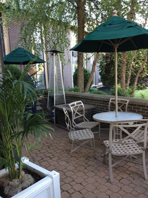 Four Points by Sheraton Wakefield Boston Htl&Conference Cntr, Terrace/patio