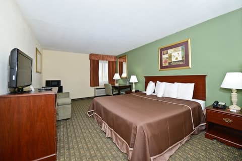 Howard Johnson Hotel by Wyndham Newark Airport