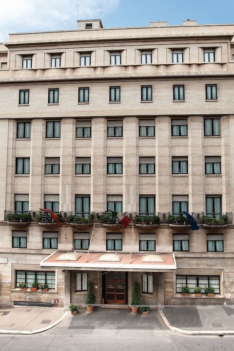 Bettoja Atlantico Hotel, Front of property