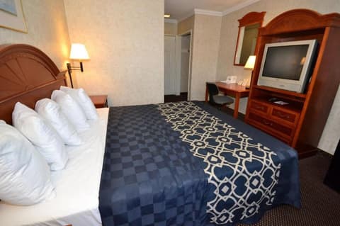 Days Inn by Wyndham Los Angeles LAX Airport/Stadium Area