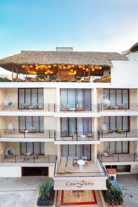 Casa Dona Susana, Front of property