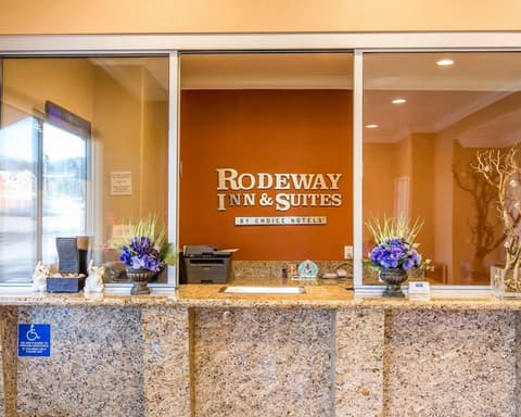 Rodeway Inn & Suites Corona