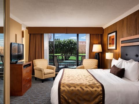 Best Western Plus Inner Harbour, Room