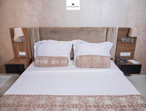 Sopatel Silmande, Room