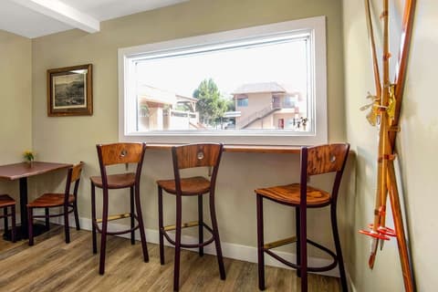 Econo Lodge  Inn & Suites Durango