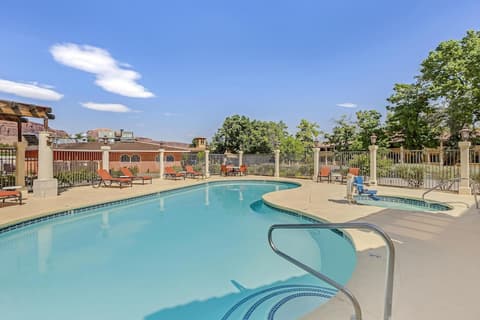 Best Western Plus Greenwell Inn