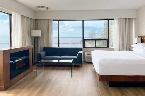 Delta Hotels by Marriott Kingston Waterfront, Room