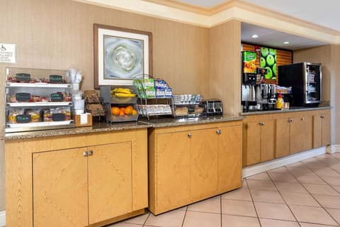 La Quinta Inn Tampa Airport Stadium Westshore, Breakfast area