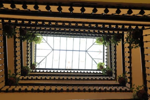 Pace Helvezia, Staircase