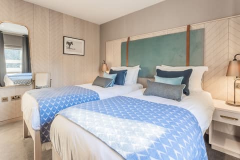 Palm Court Hotel, Room