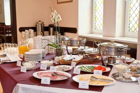 Kolonna Hotel Brigita