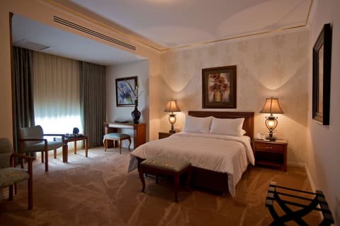 Amman International, Room