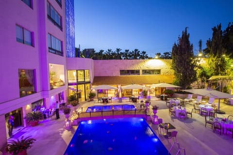 Amman International, Pool