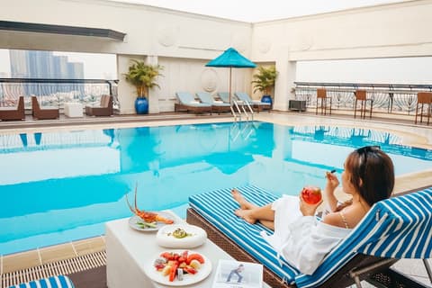 Renaissance Riverside Hotel Saigon, Outdoor pool