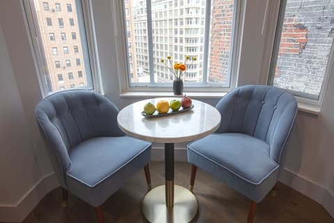 Hotel Belleclaire, Room