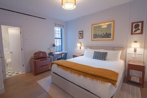 Hotel Belleclaire, Room