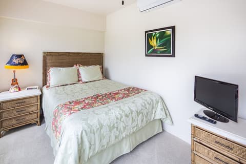 Castle Waikīkī Shore, Room