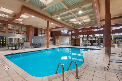 Best Western St. Catharines Hotel & Conference Centre, Indoor pool
