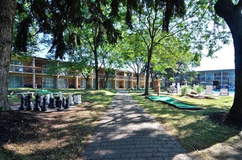 Best Western St. Catharines Hotel & Conference Centre, BBQ/picnic area