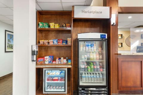 Comfort Suites Downtown