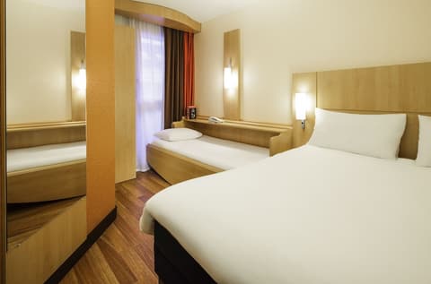 ibis Versailles Château, Room