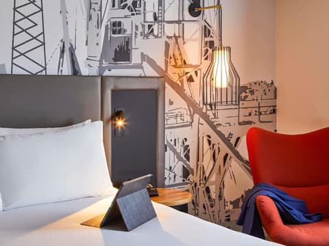 Mercure Cardiff North Hotel