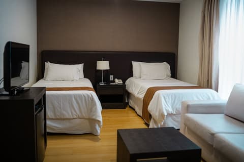 Amerian Cordoba, Room