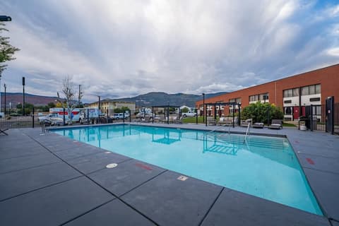 The Cairn Hotel