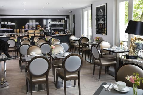 Hotel Plaza Elysées, Restaurant