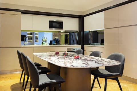 La Clef Tour Eiffel Paris by The Crest Collection, Private kitchen