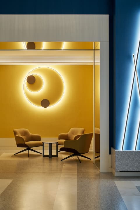 De Bonart Naples, Curio Collection by Hilton