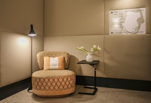 Das Tigra Hotel, Lobby sitting area