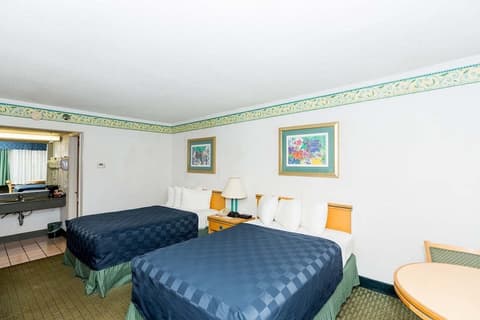 Maingate Lakeside Resort & Hotel